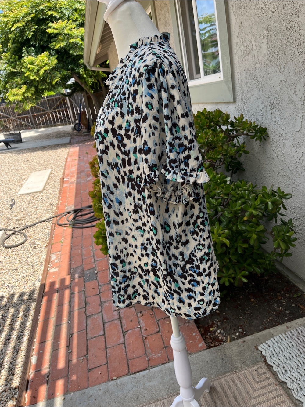 T Tahari Black, Cream, Brown and Teal Printed Blouse Size L - Picture 7 of 11